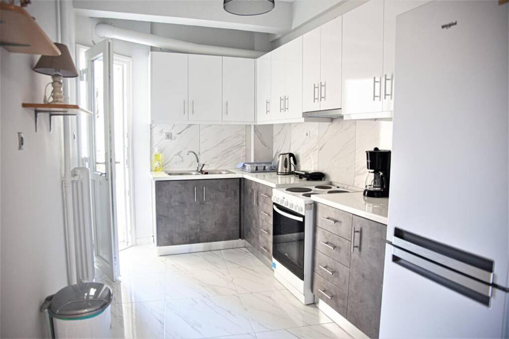 Athens Central 3Bd Apartment Next To Metro Luxury Buitenkant foto