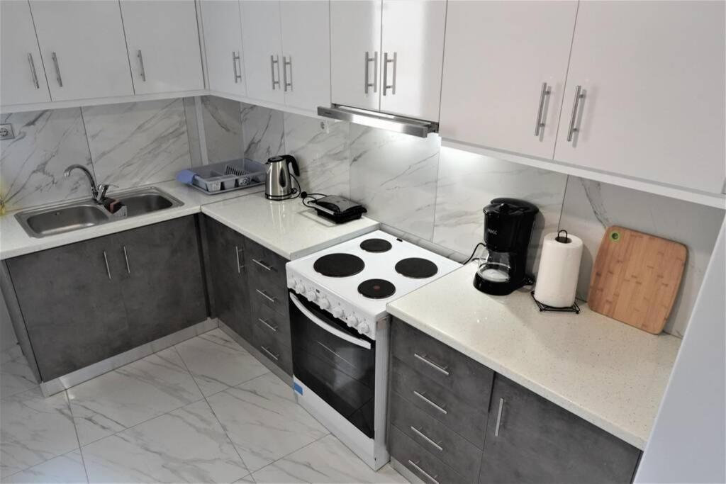 Athens Central 3Bd Apartment Next To Metro Luxury Buitenkant foto