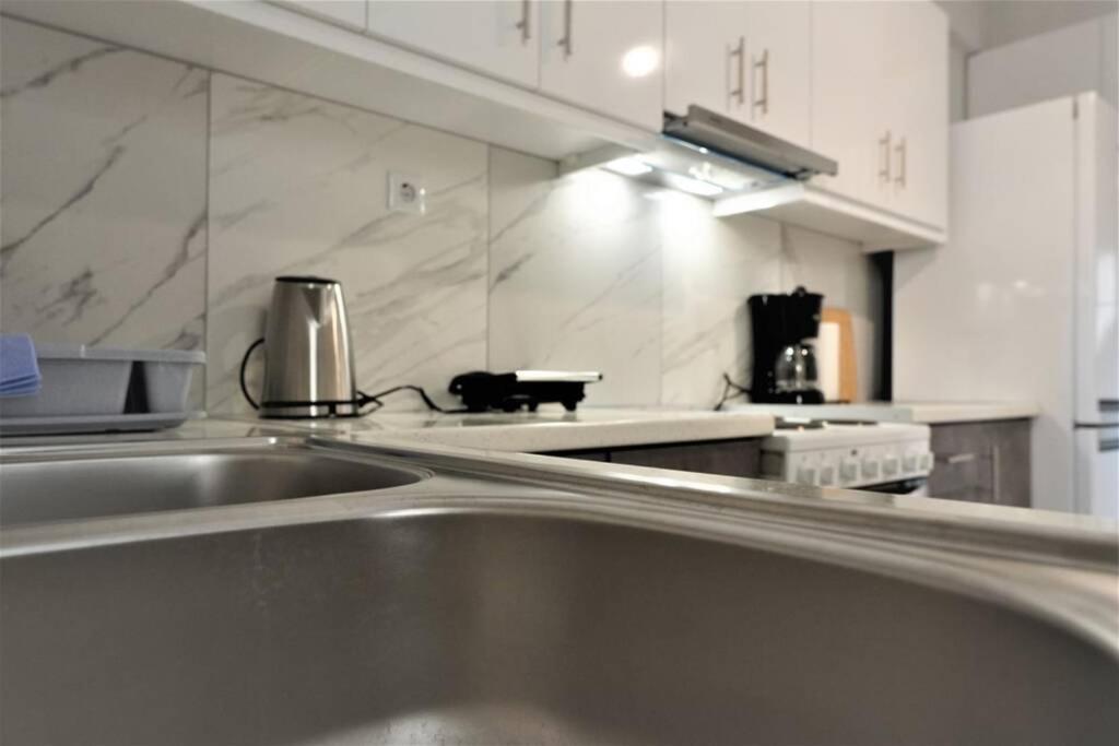 Athens Central 3Bd Apartment Next To Metro Luxury Buitenkant foto